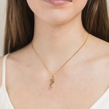 Elegant Embrace Necklace
